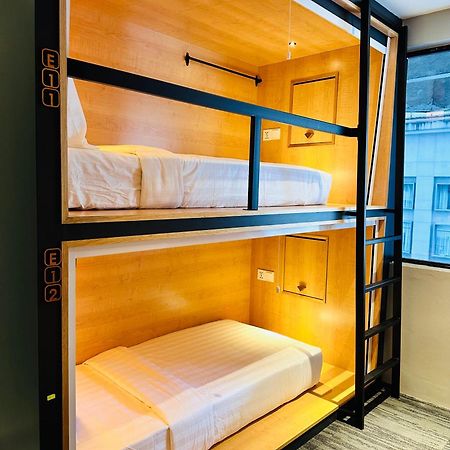 The Bed Klcc Hostel Kuala Lumpur Bagian luar foto