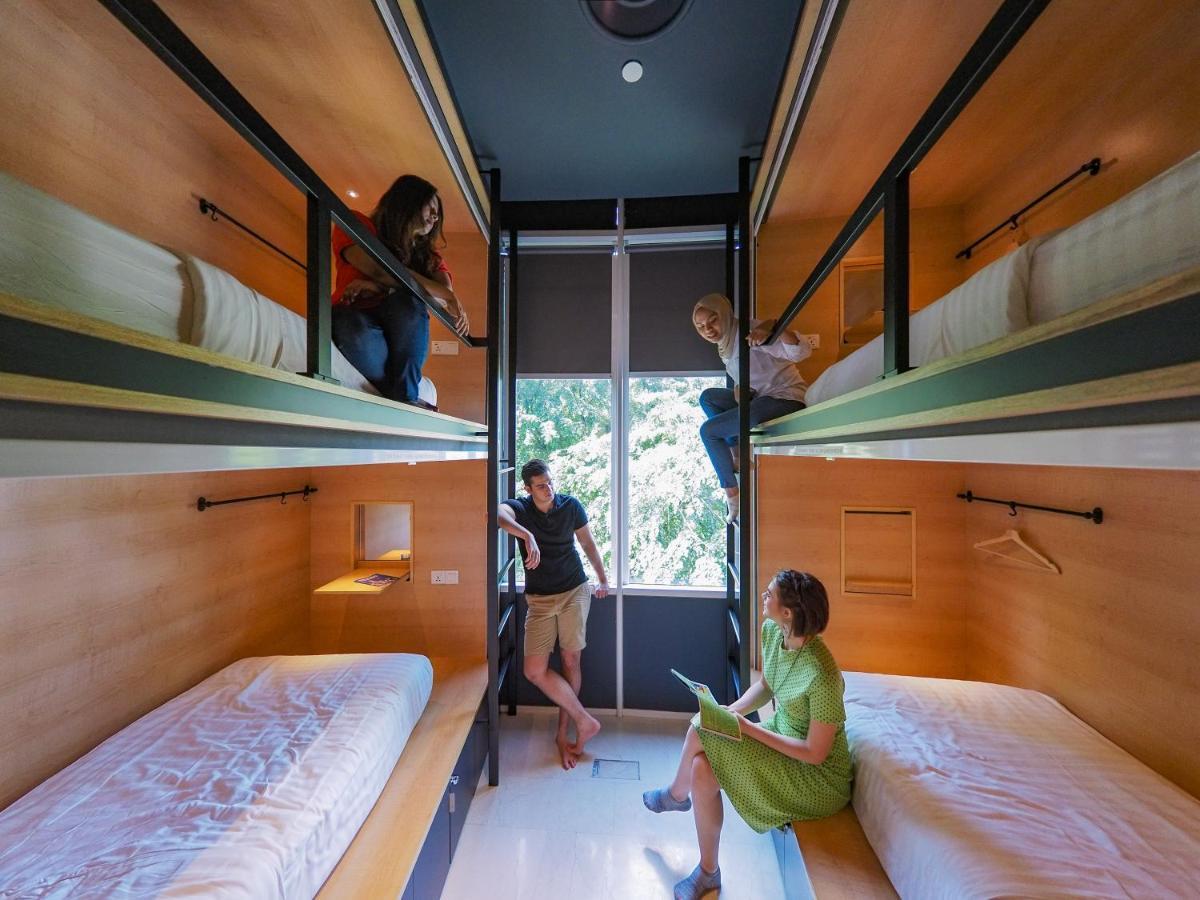 The Bed Klcc Hostel Kuala Lumpur Bagian luar foto